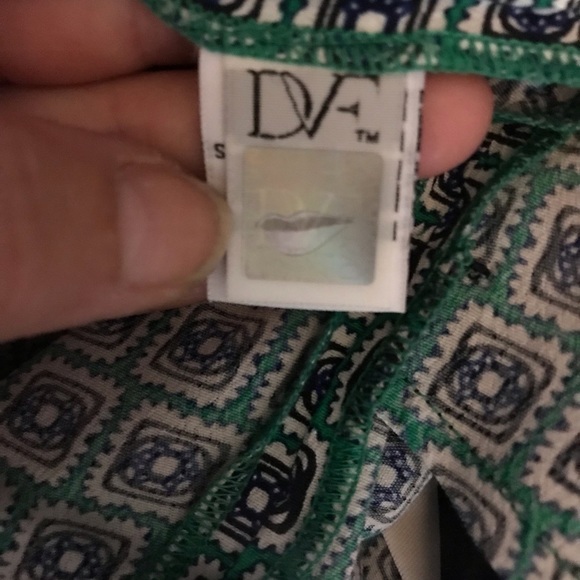 Diane Von Furstenberg DVF size 14 green & blue print silk dressy shorts - Picture 10 of 13